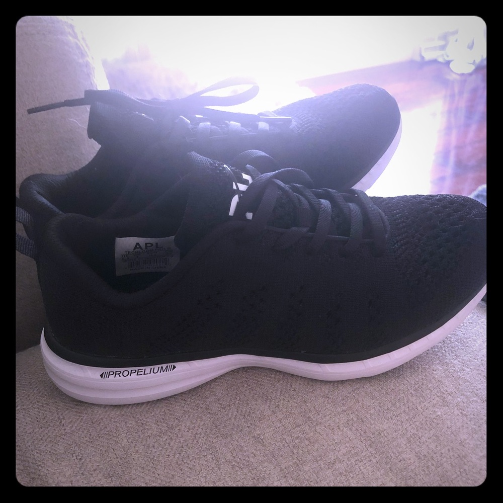 APL TECHLOOM sneakers, never worn!